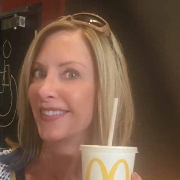 Meet your Posher, Carol - Picture 1 of 1